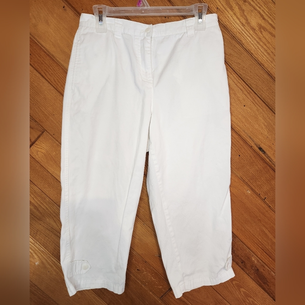 Christopher & Banks size 6 white capris